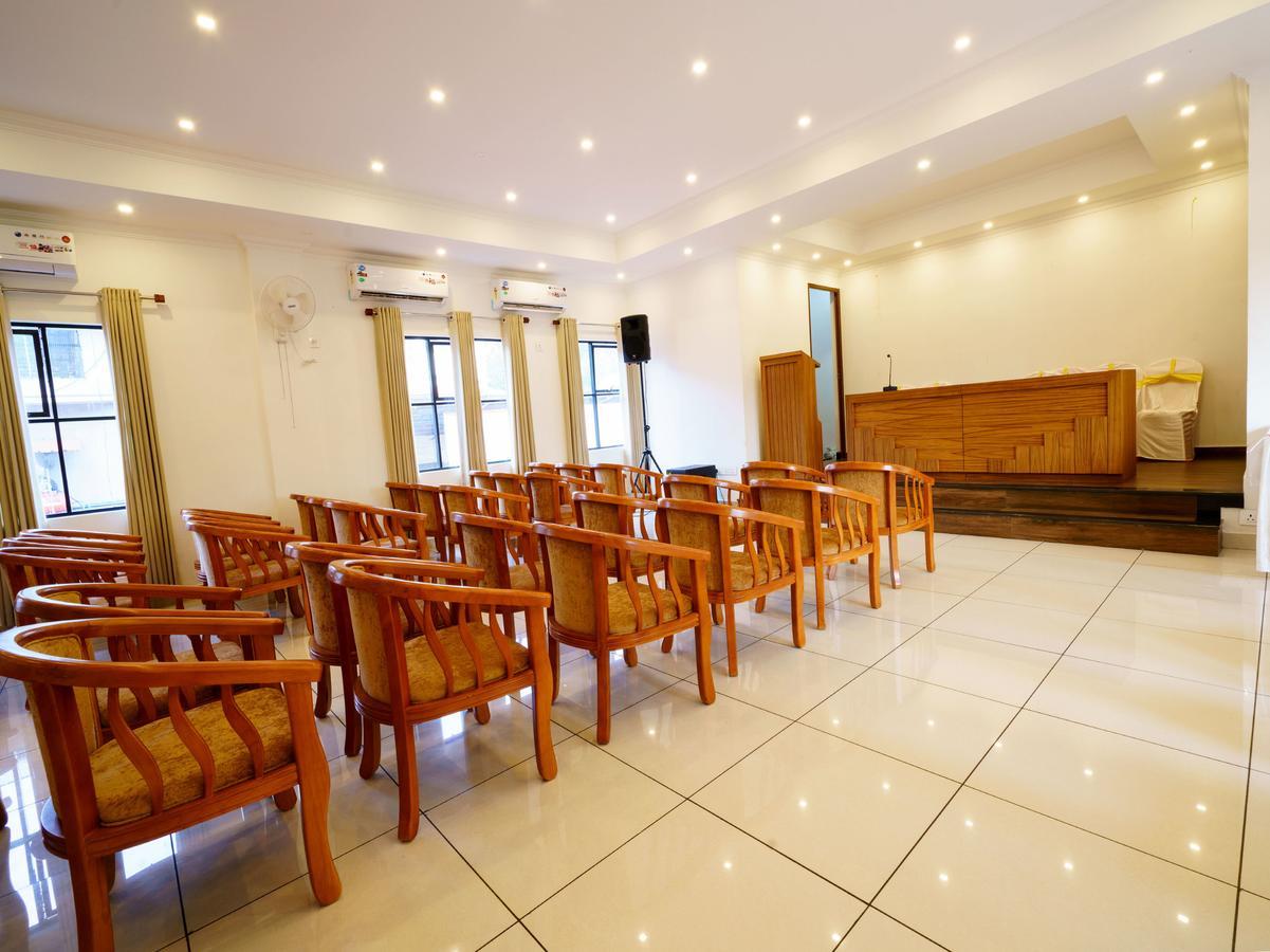 Oyo 9404 Hotel White Fort Манантавади Экстерьер фото