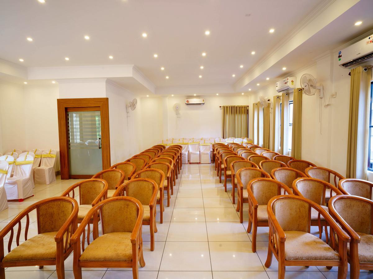 Oyo 9404 Hotel White Fort Манантавади Экстерьер фото